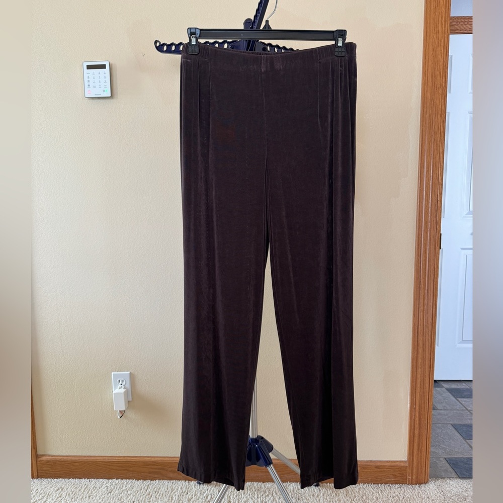 -Laura Ashly knit straight leg pants.